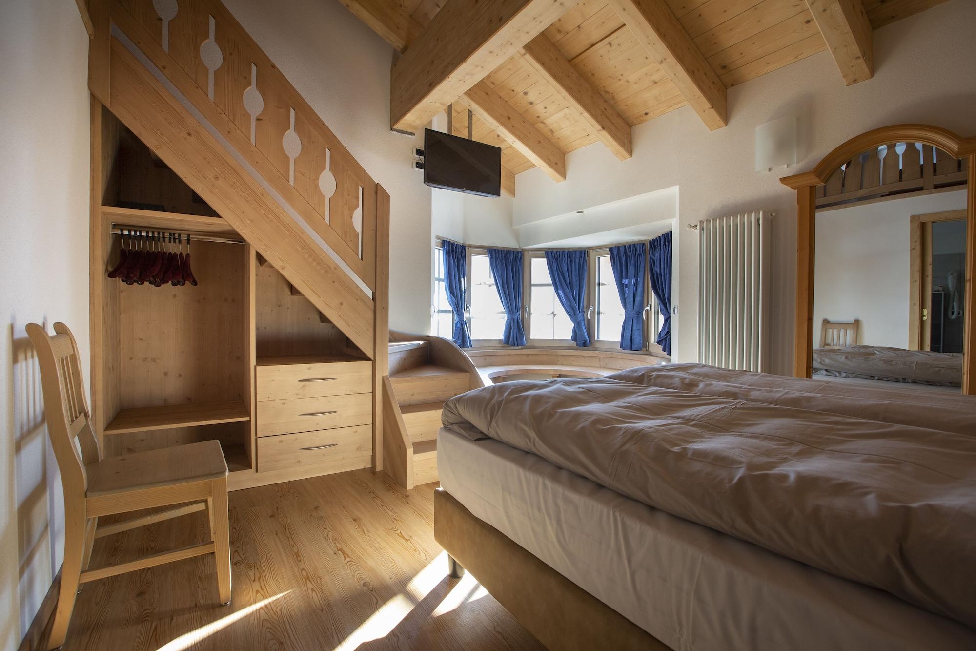 Hotel "La Suisse" Ливиньо Экстерьер фото