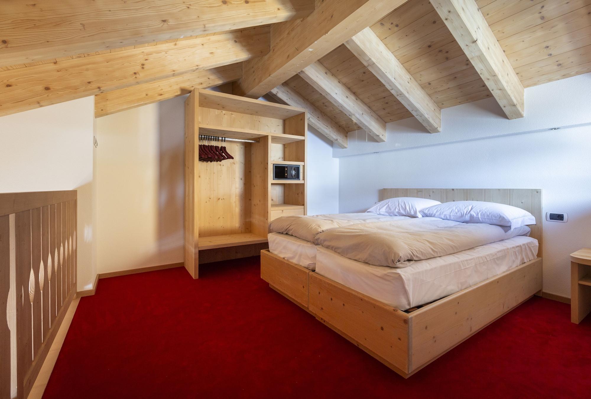 Hotel "La Suisse" Ливиньо Экстерьер фото